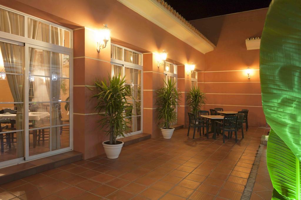 Hostal Rte. Casa Miguel マタラスカニャス エクステリア 写真